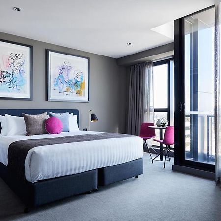 Art Series - The Chen Box Hill Esterno foto A bedroom at the Hotel