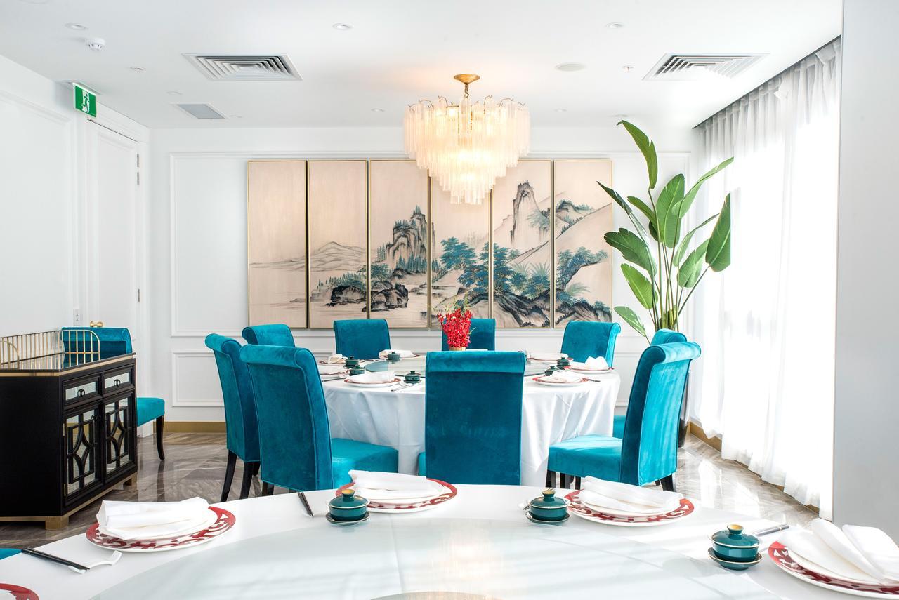 Art Series - The Chen Box Hill Esterno foto A dining room at the hotel